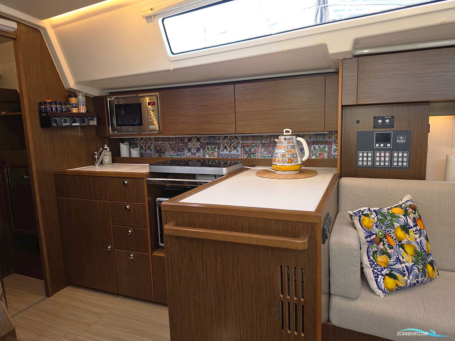 Bavaria C 38