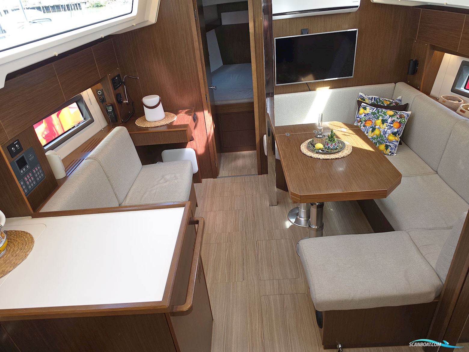 Bavaria C 38