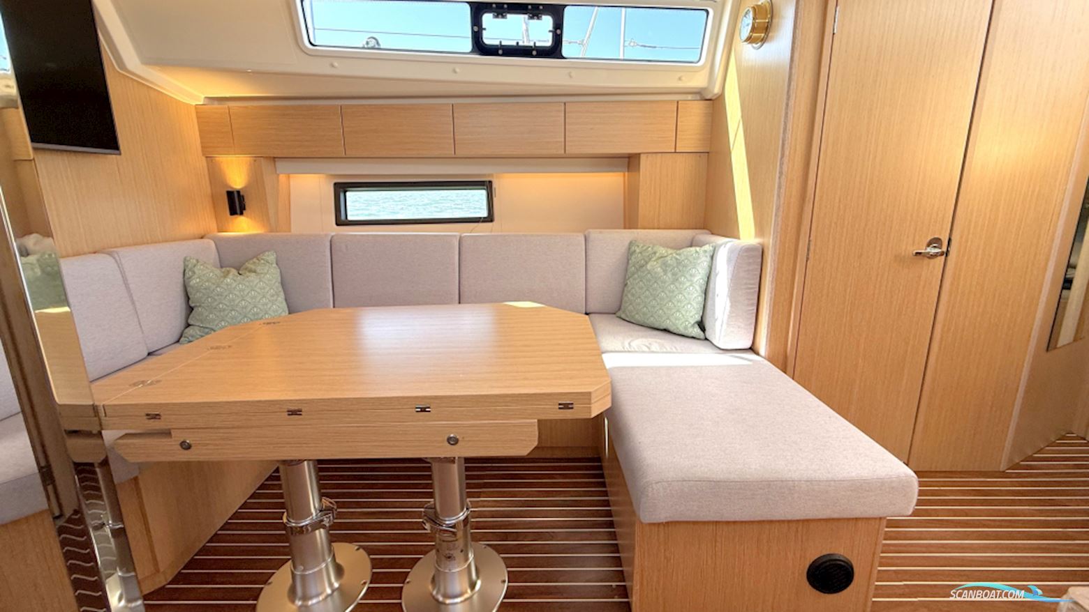 Bavaria C 42