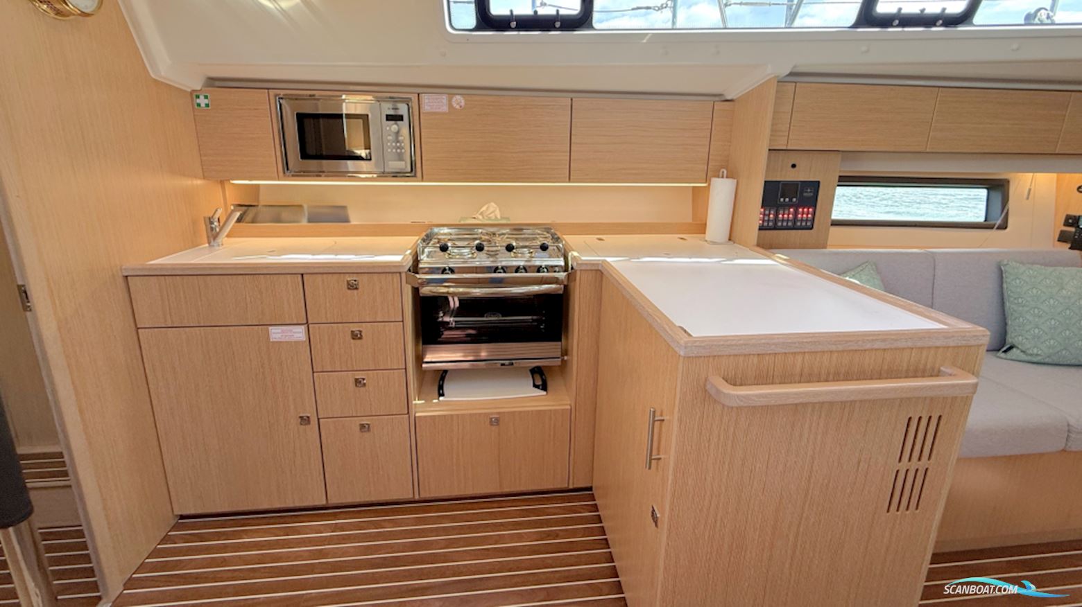 Bavaria C 42