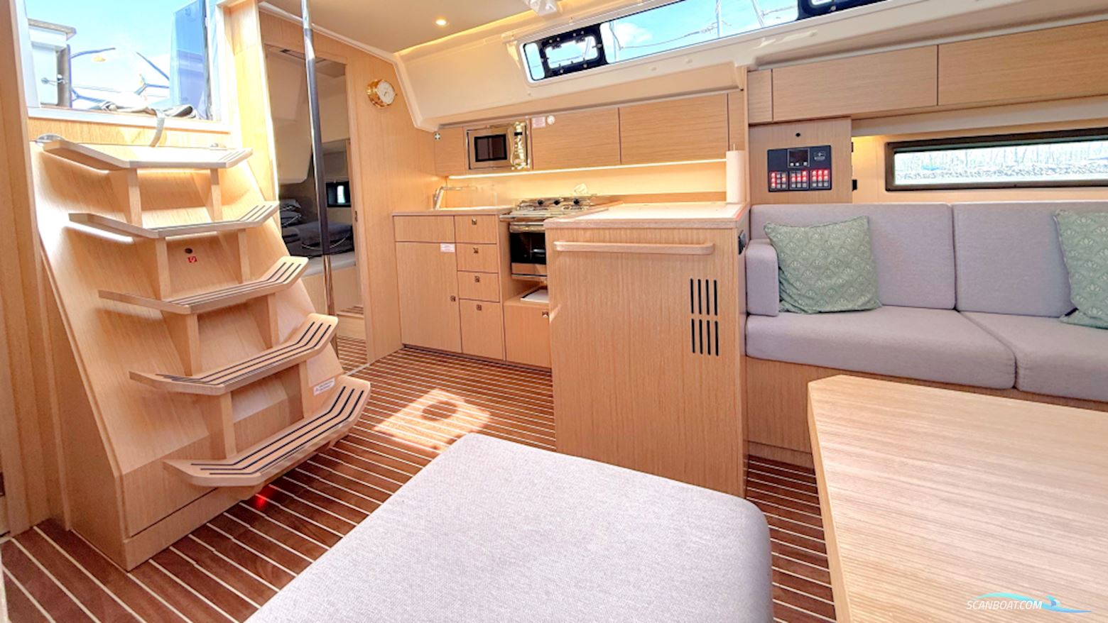 Bavaria C 42