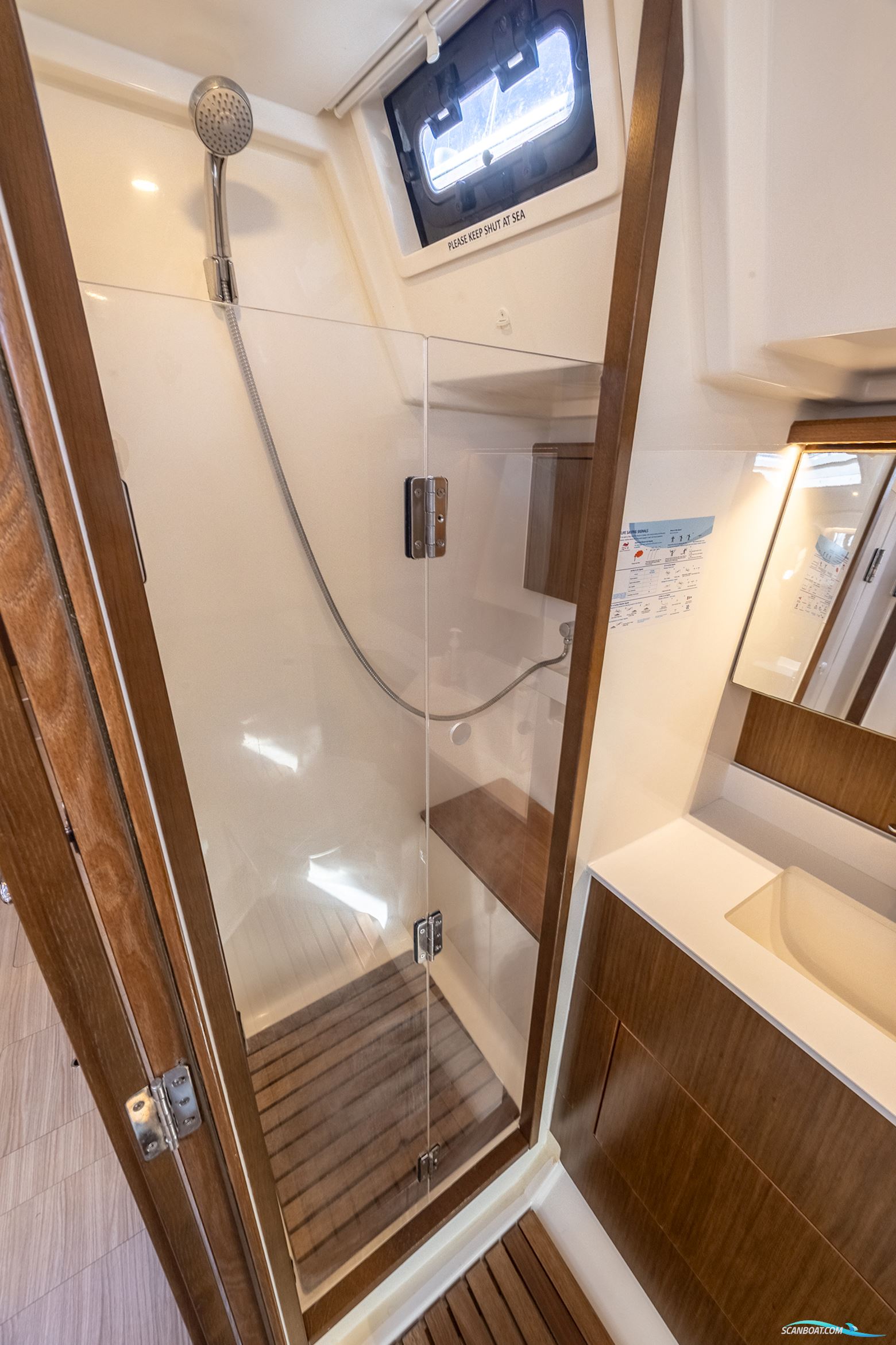Bavaria C45 Style