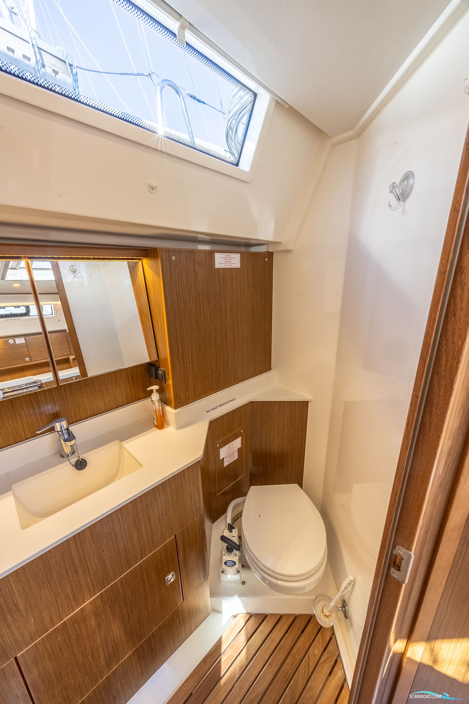 Bavaria C45 Style