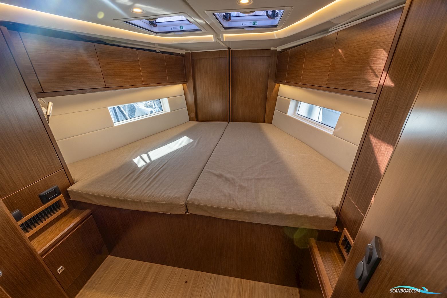 Bavaria C45 Style
