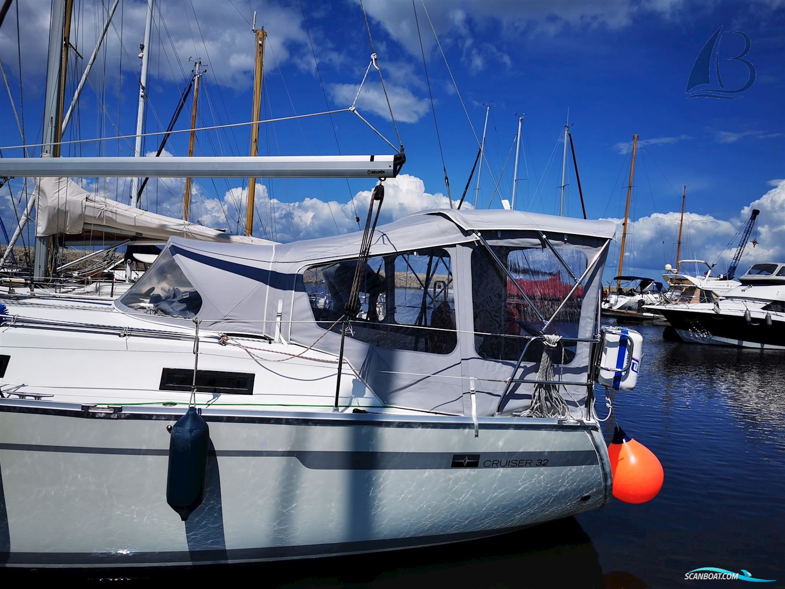 Bavaria Cruiser 32 Short Keel