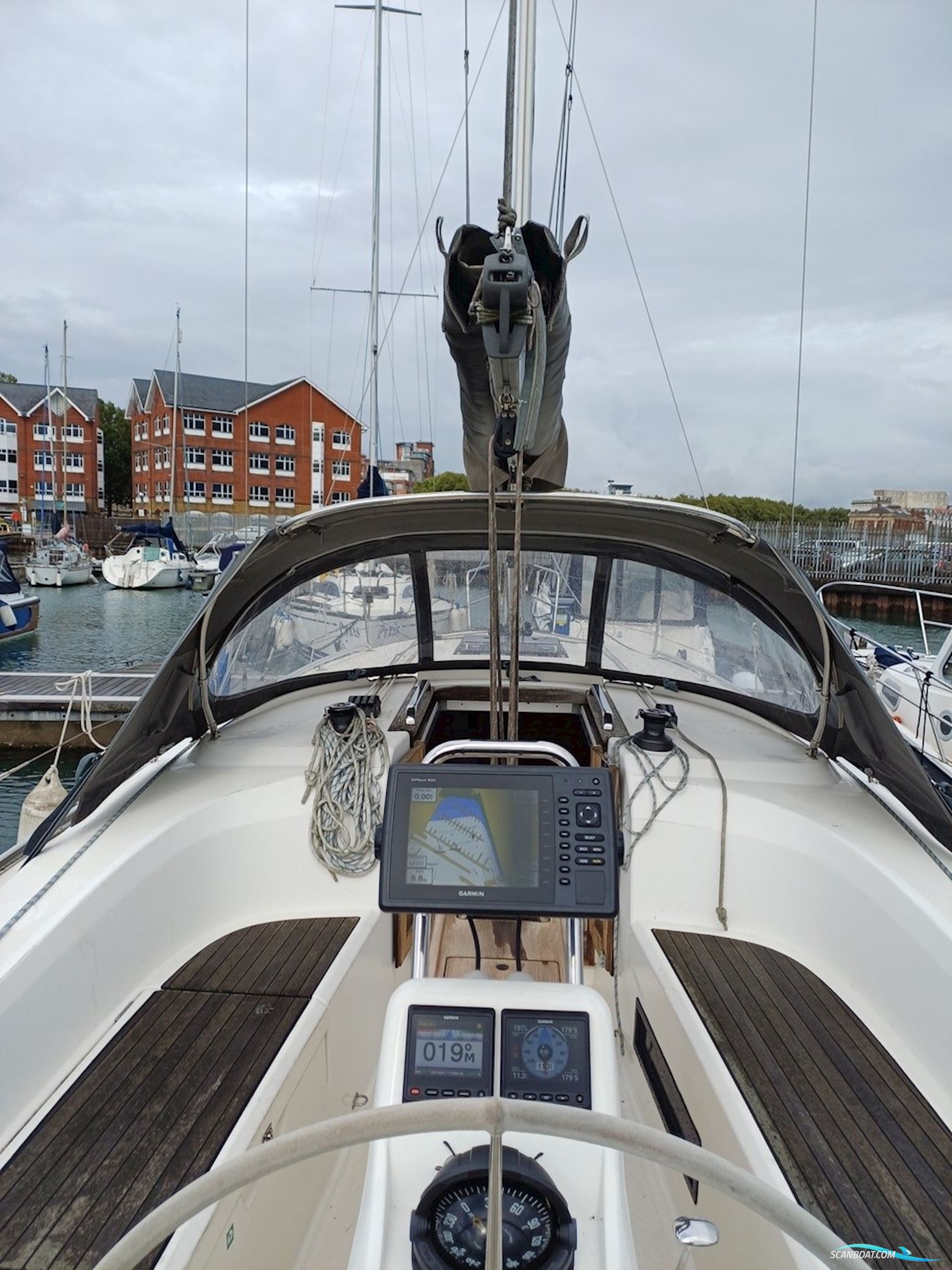 Bavaria Cruiser 33