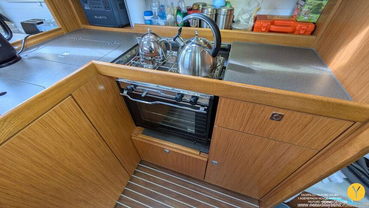 Bavaria Cruiser 37