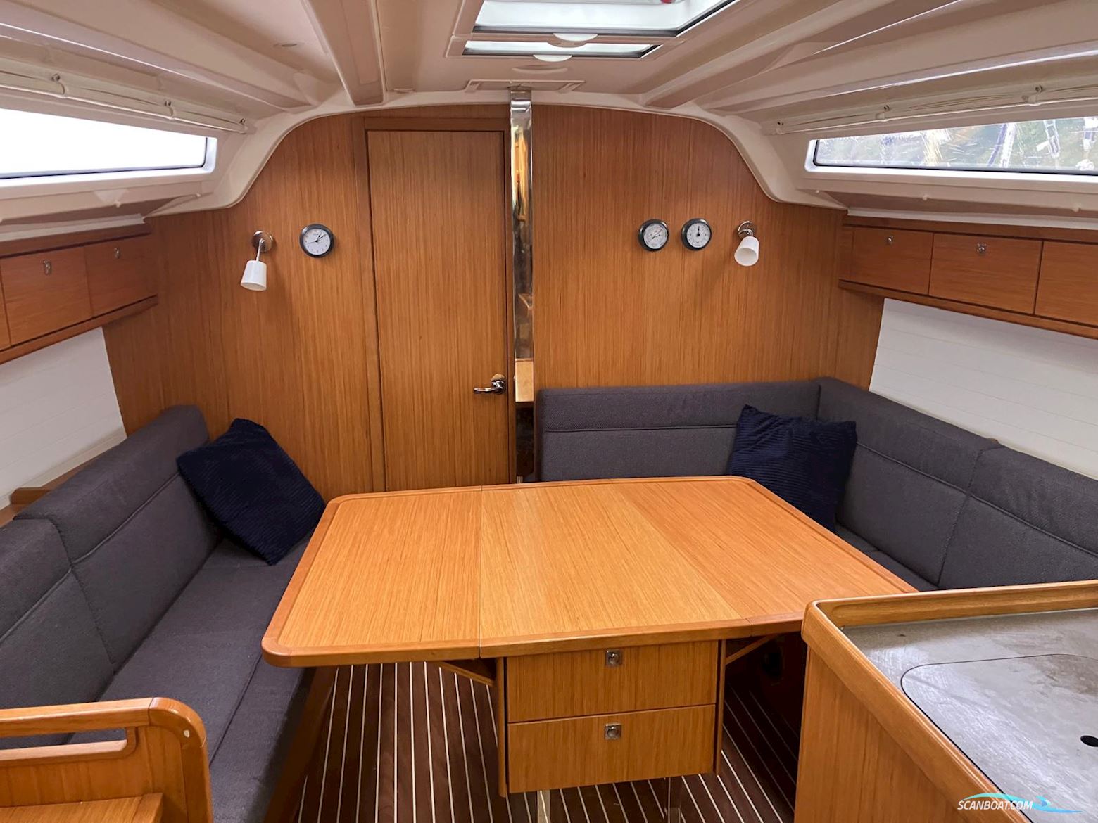 Bavaria Cruiser 37