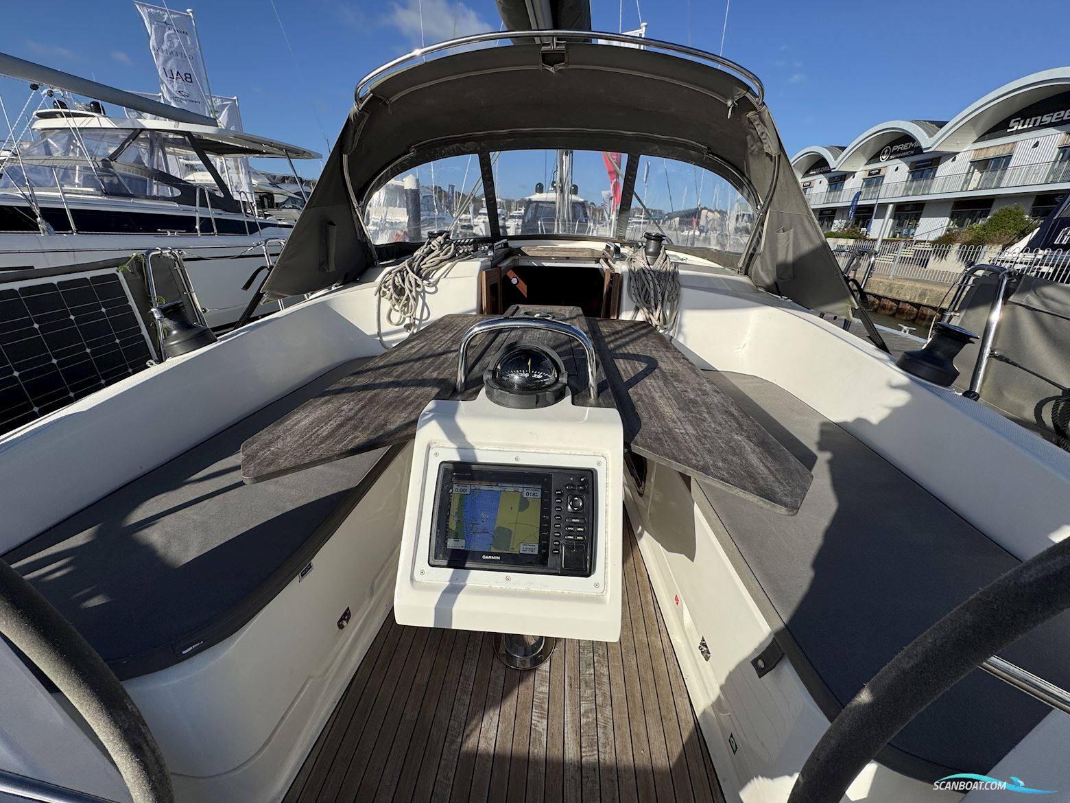 Bavaria Cruiser 37