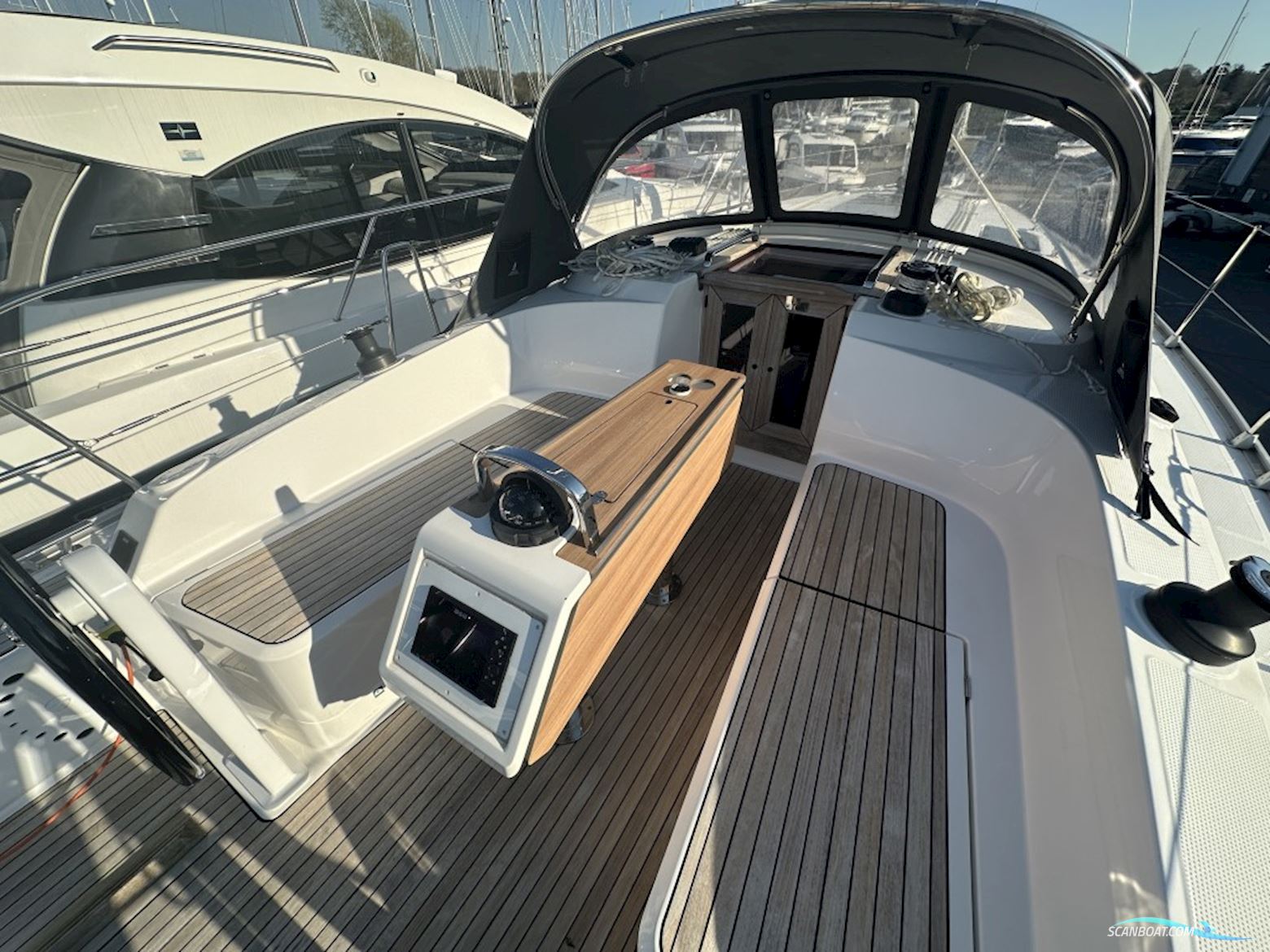 Bavaria Cruiser 37