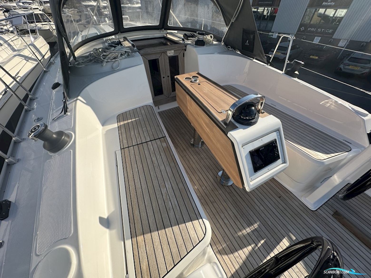 Bavaria Cruiser 37