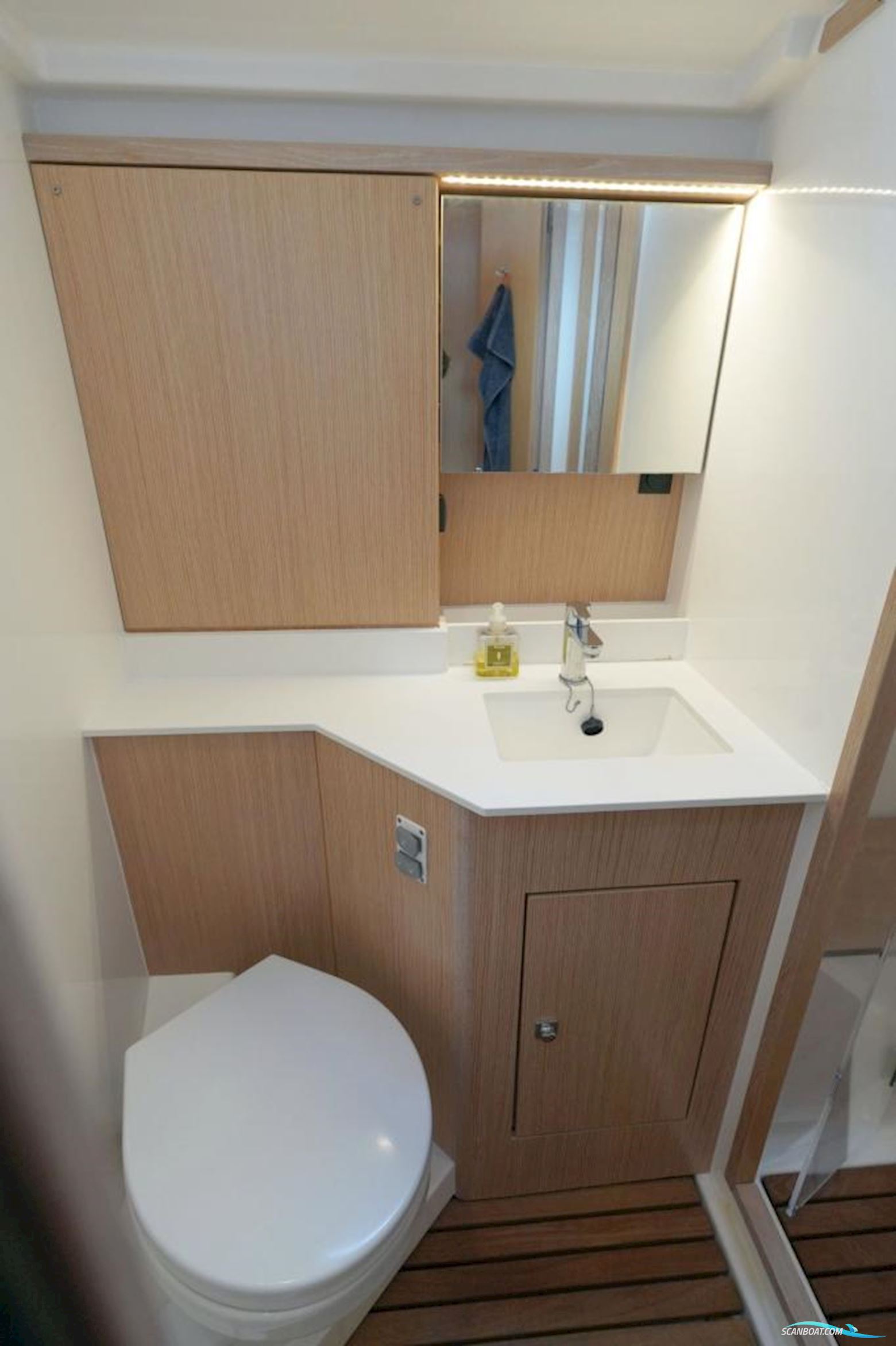 Bavaria Cruiser 57 Style