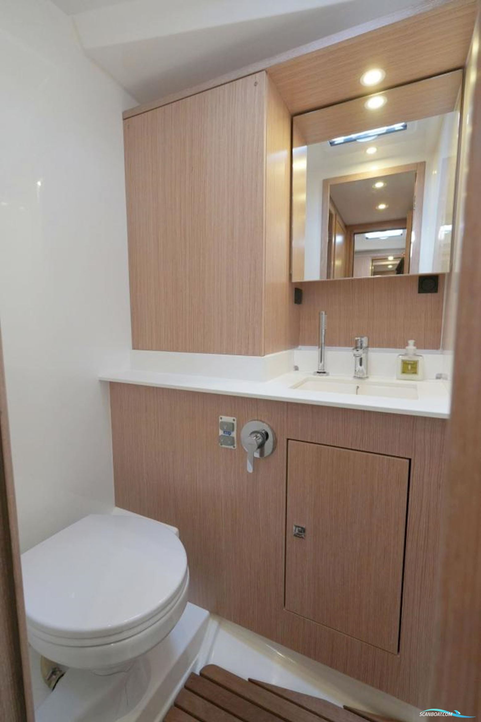 Bavaria Cruiser 57 Style