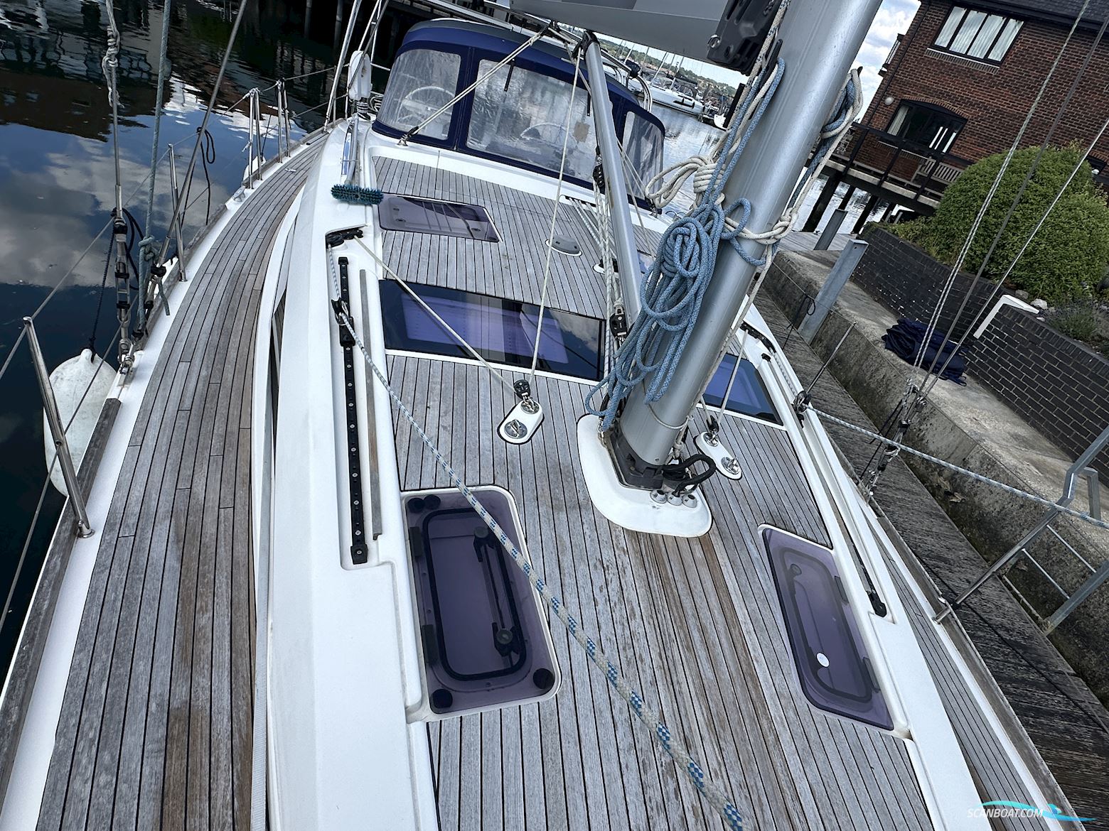 Bavaria Vision 42 Blue Edition