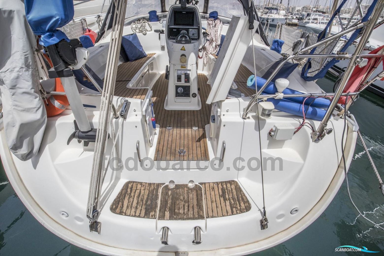 BAVARIA YACHTS 39 Cruiser