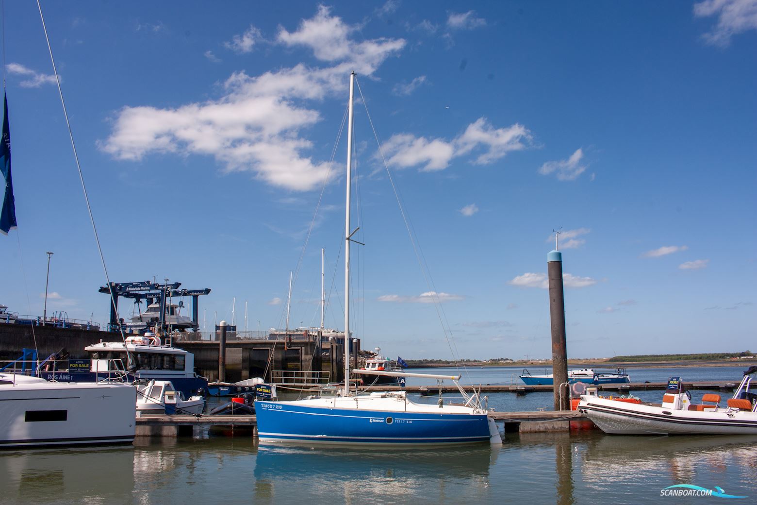 Beneteau First 210