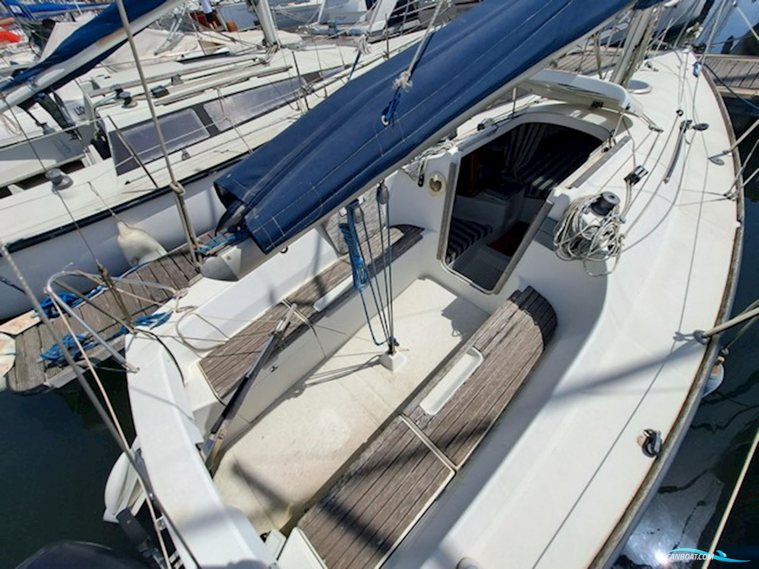 Beneteau First 211