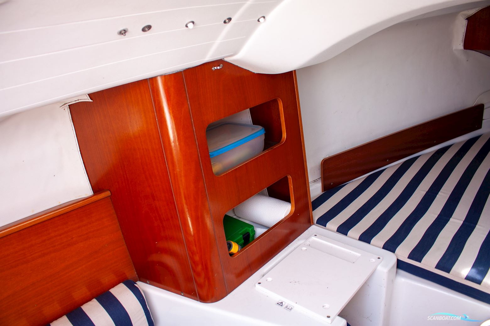 Beneteau First 211