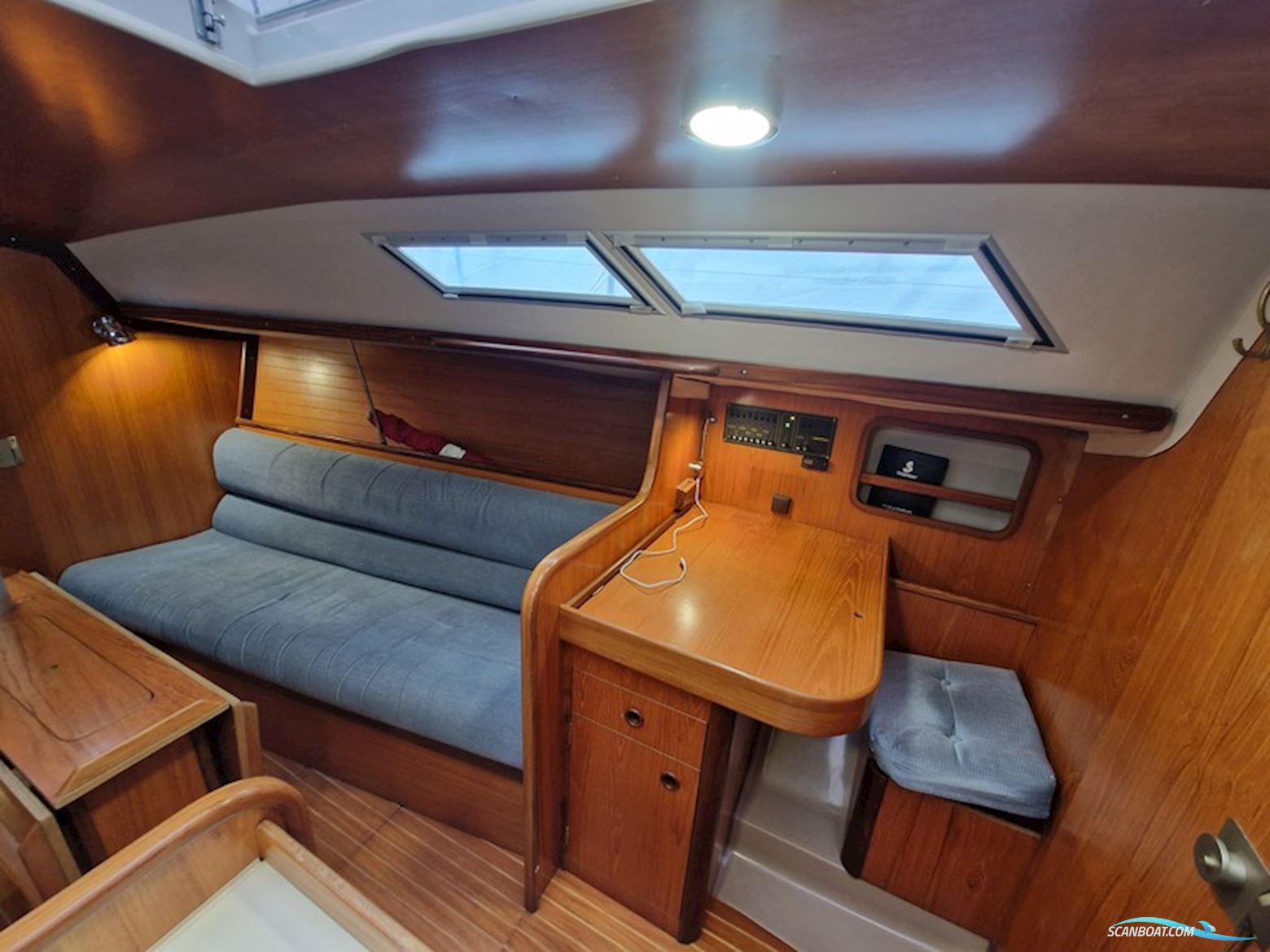 Beneteau First 305