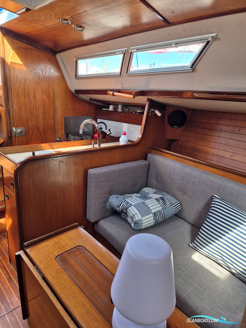Beneteau First 305