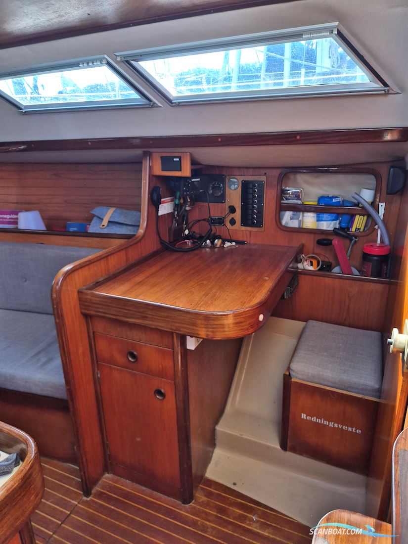 Beneteau First 305