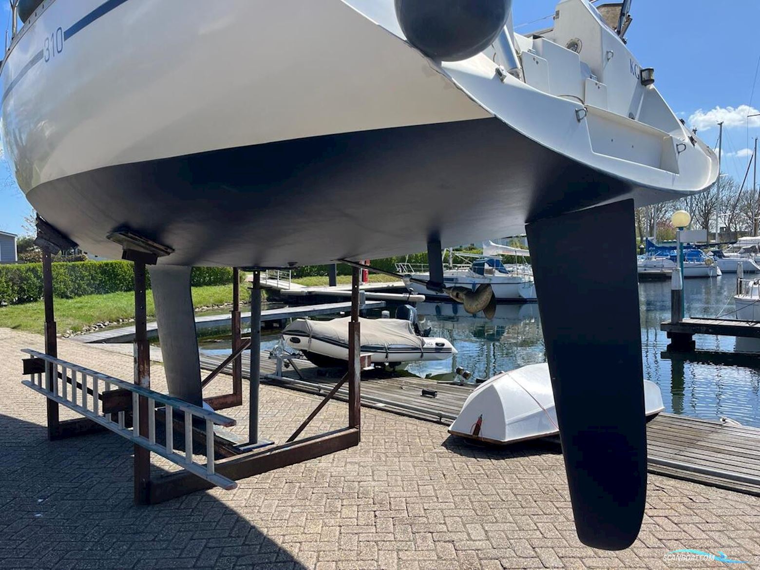 Beneteau First 310