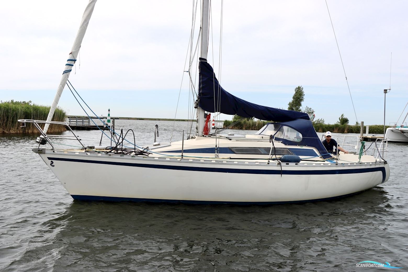 Beneteau First 32