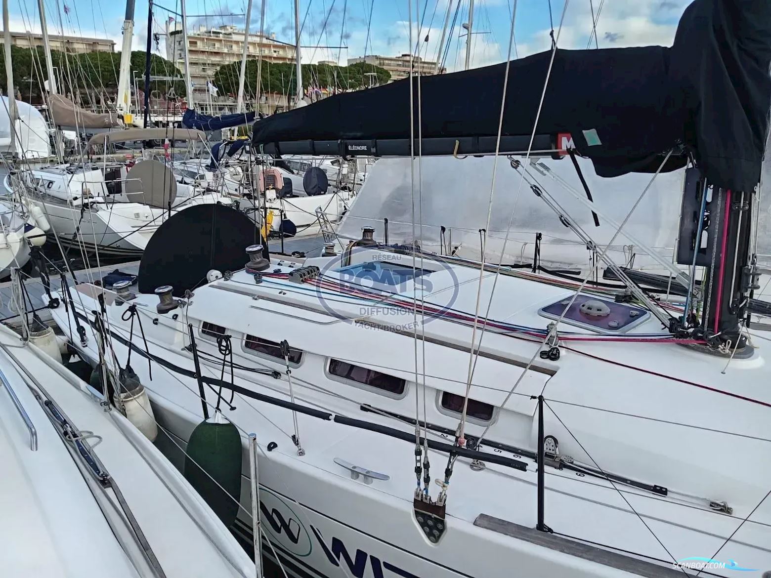 Beneteau First 35