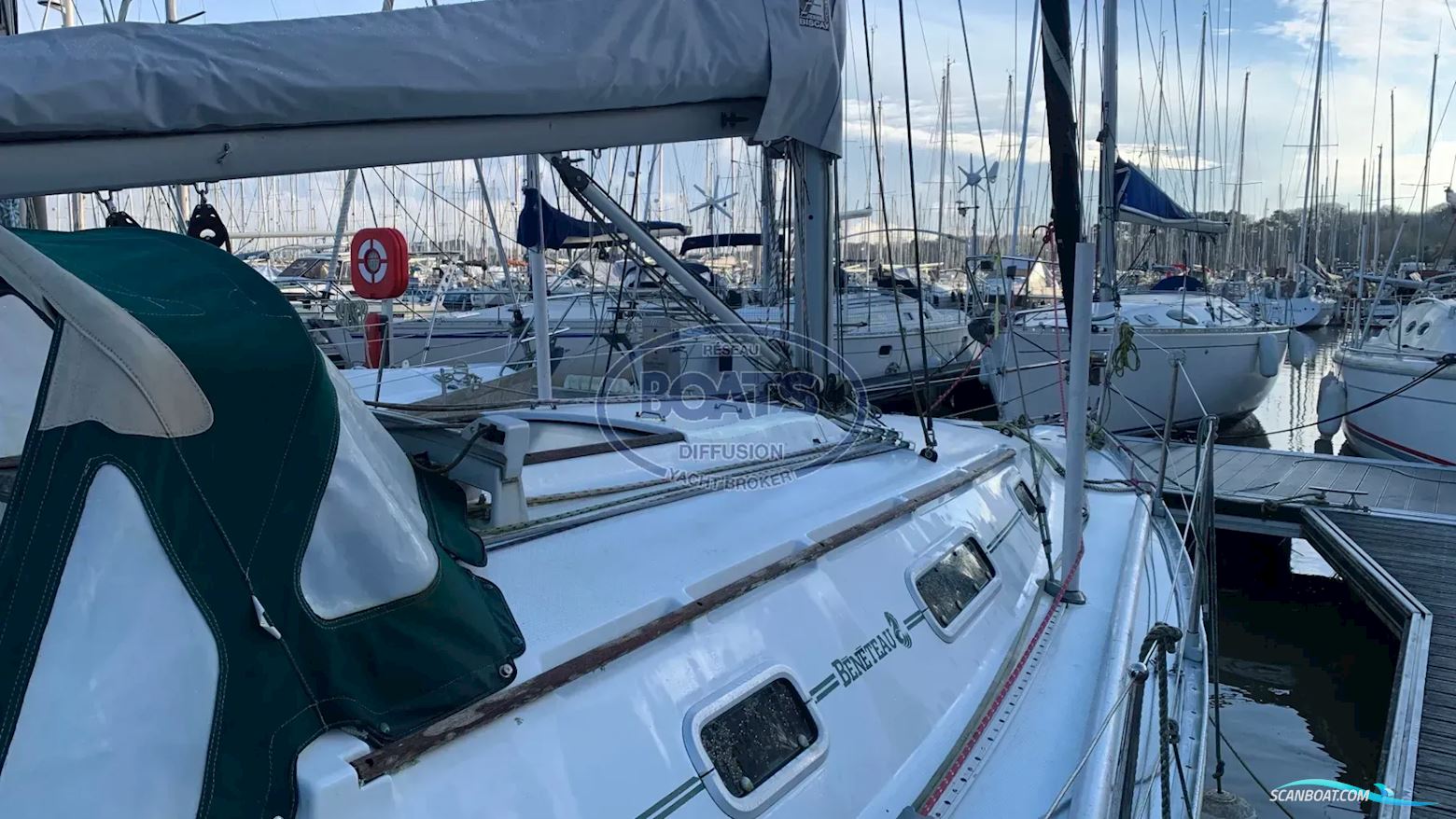 Beneteau OCEANIS 300