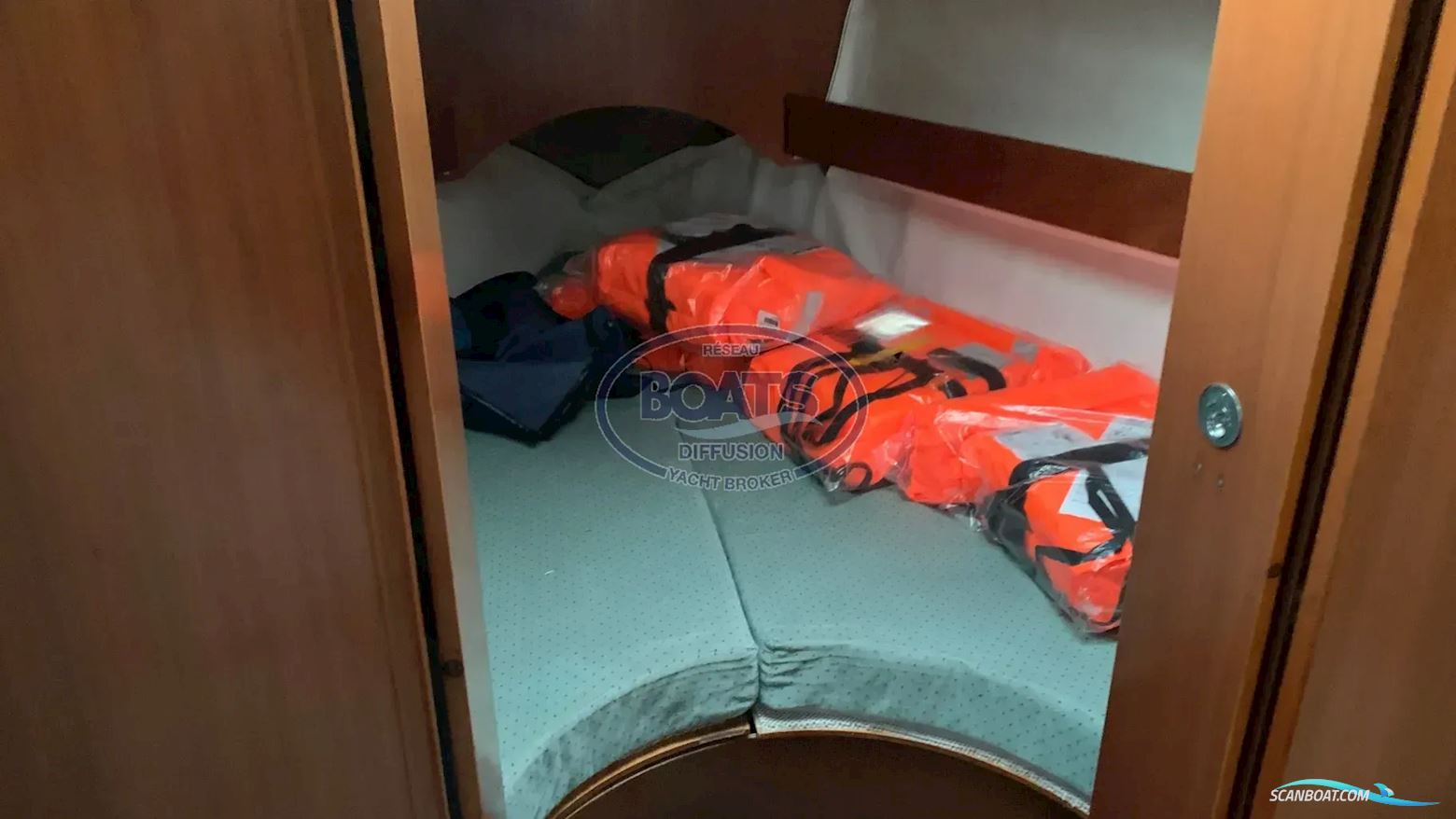 Beneteau OCEANIS 300