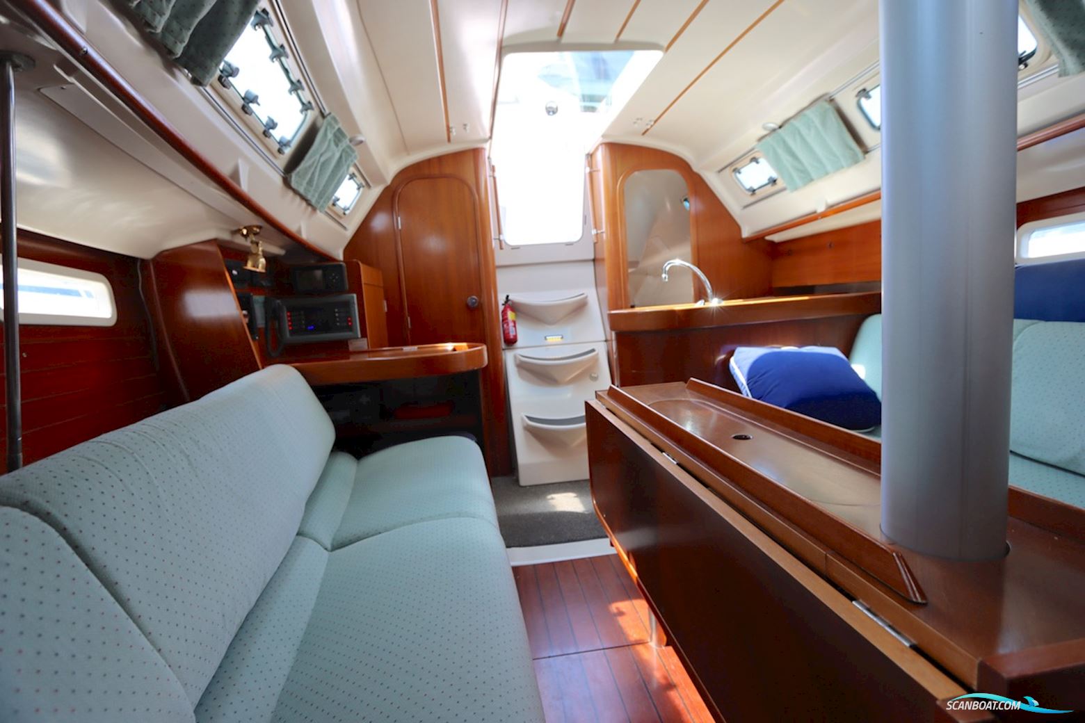 Beneteau Oceanis 300