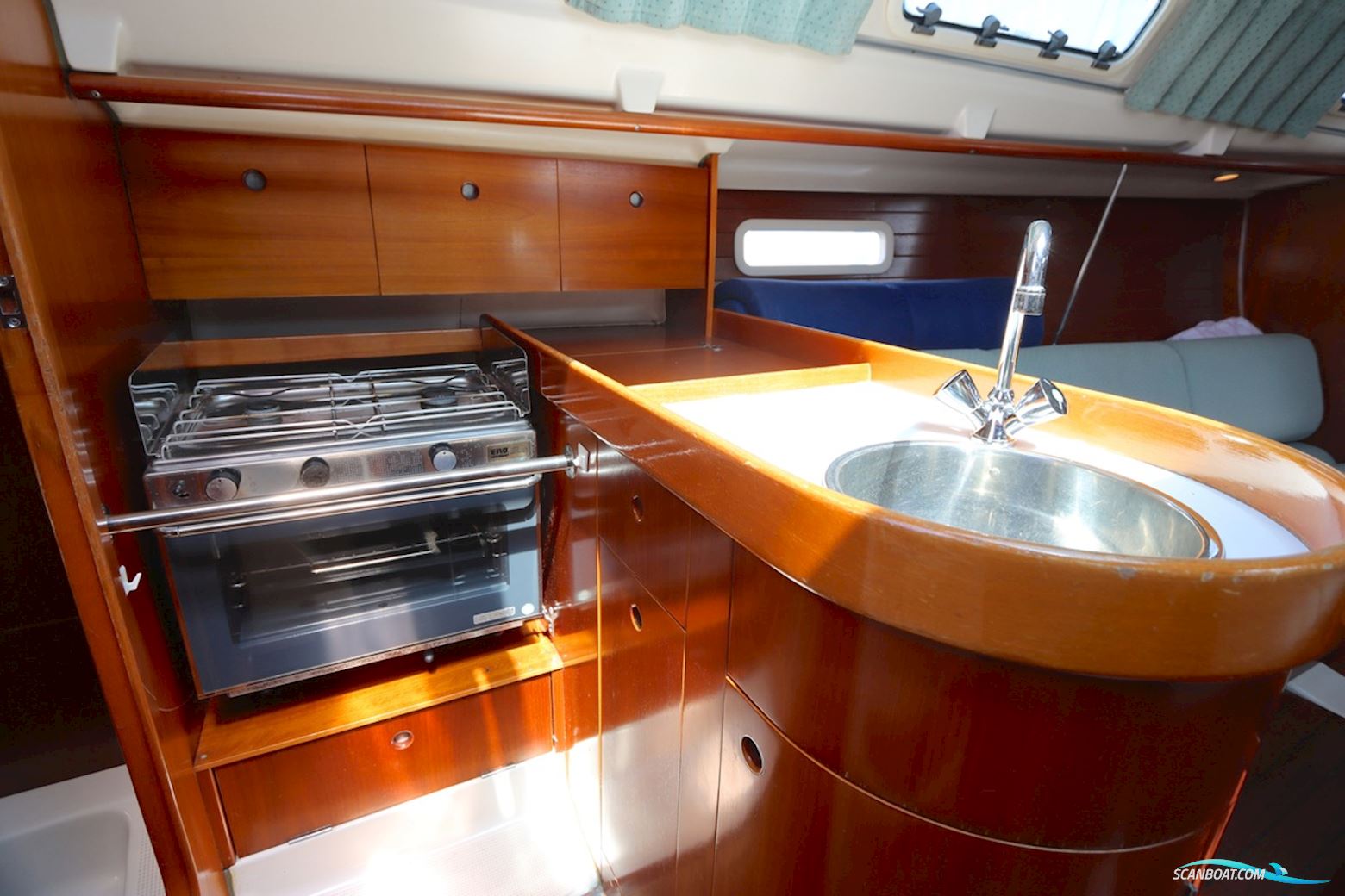 Beneteau Oceanis 300