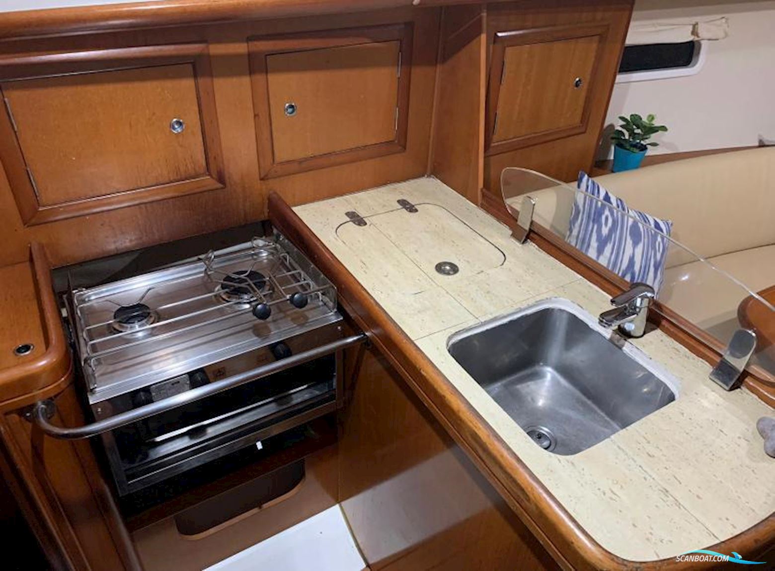 Beneteau Oceanis 323