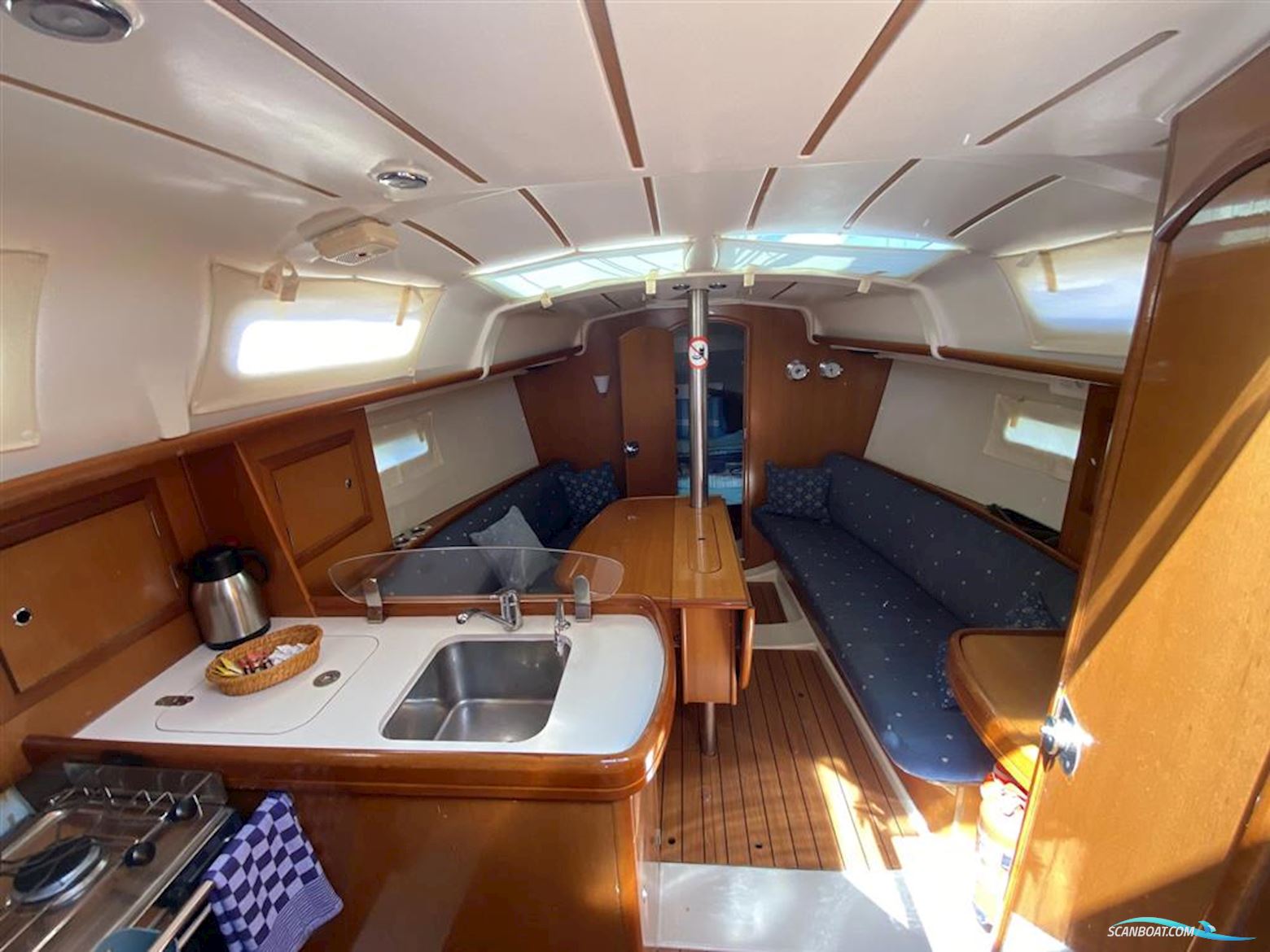 Beneteau OCEANIS 323