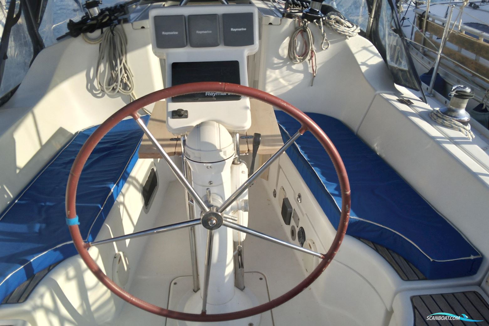 Beneteau Oceanis 323