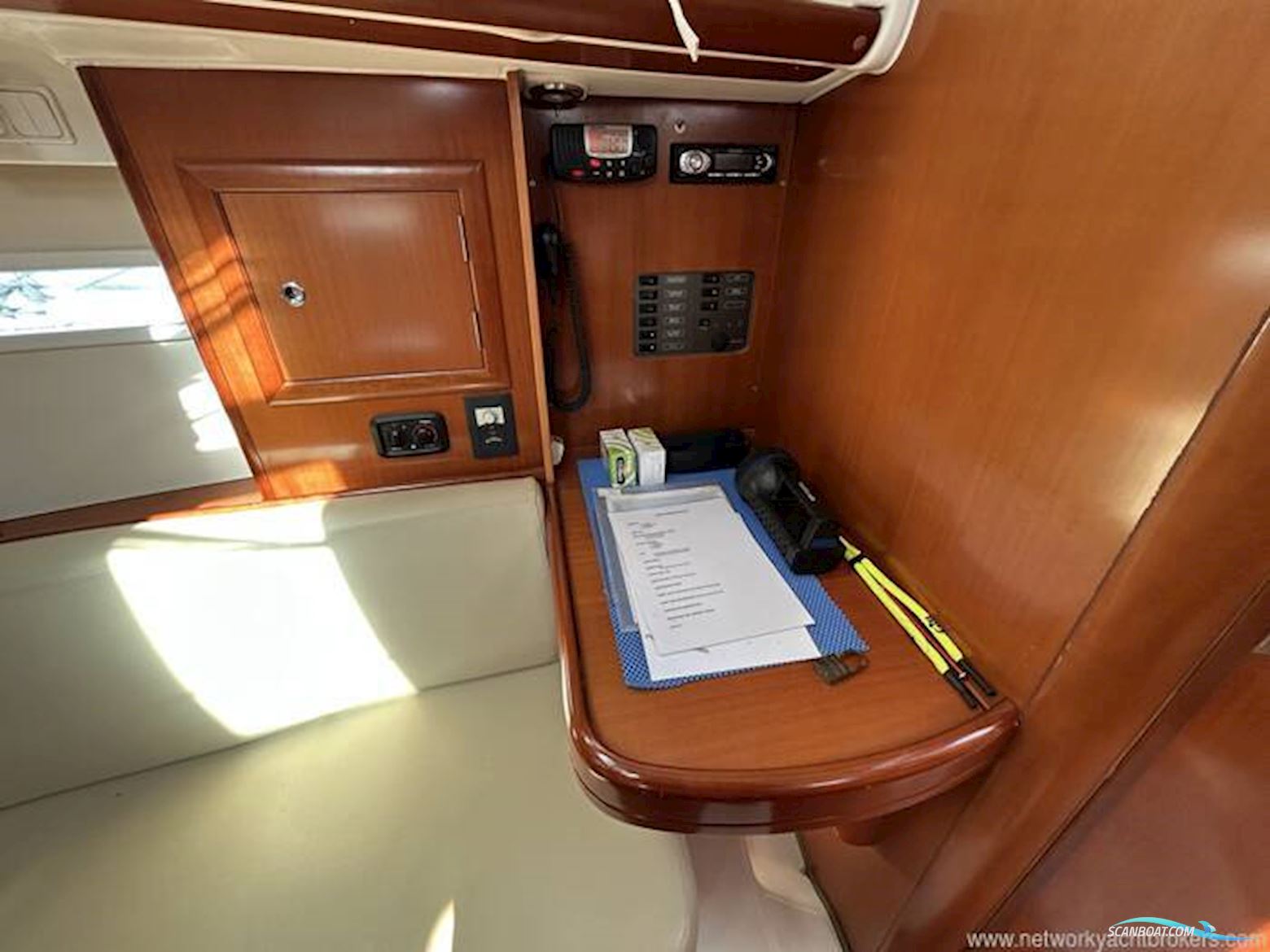 Beneteau Oceanis 323