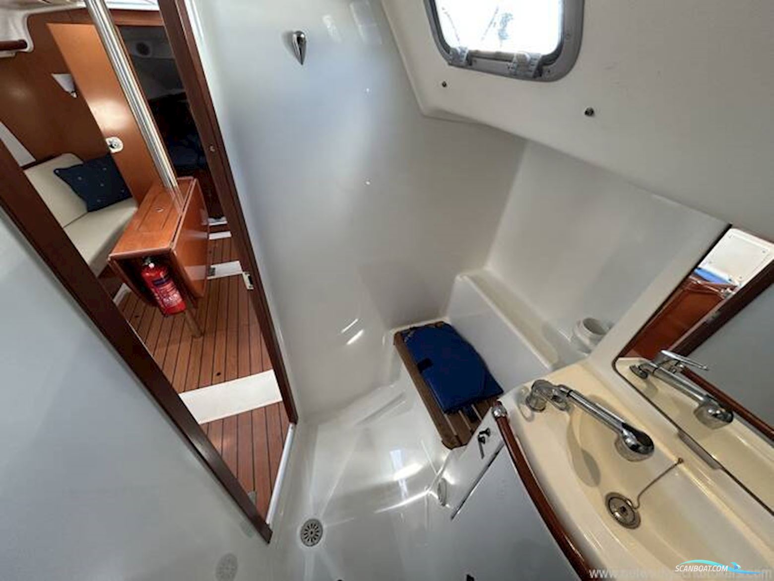 Beneteau Oceanis 323