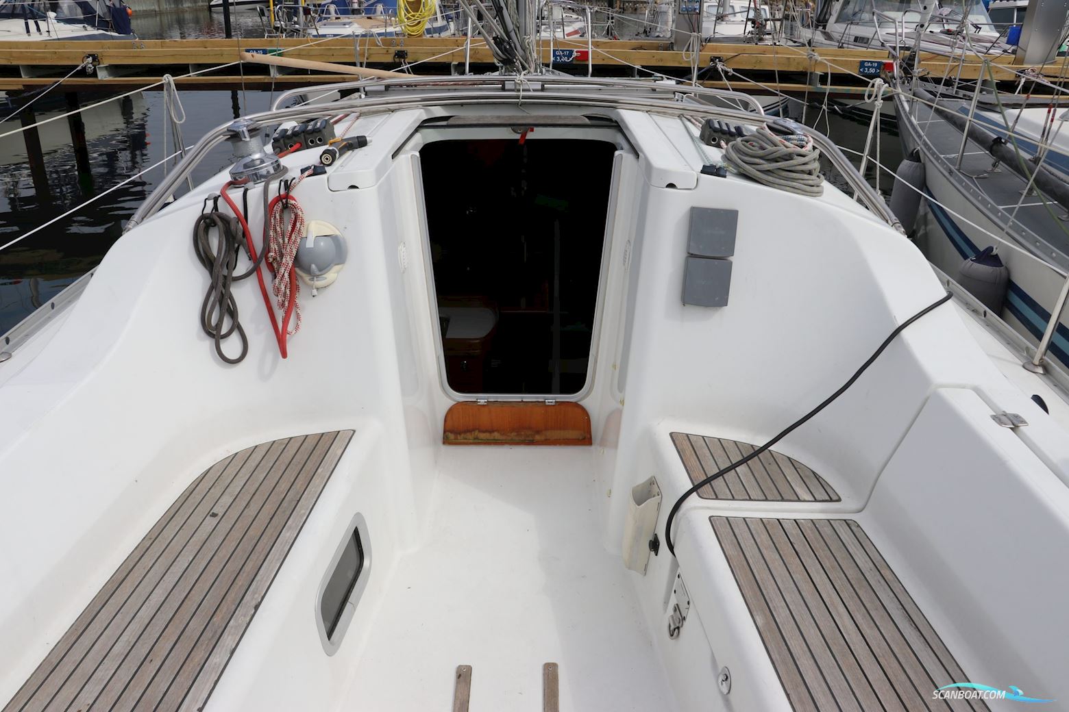 Beneteau Oceanis 323