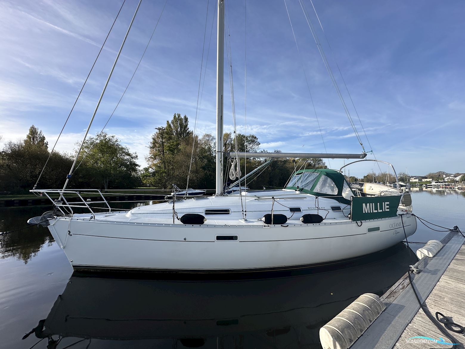 Beneteau Oceanis 331 Clipper Sailingboat 2000, with Volvo engine, United Kingdom