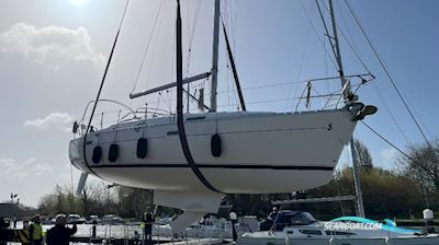 Beneteau Oceanis 331 Clipper Sailingboat 2000, with Volvo engine, United Kingdom