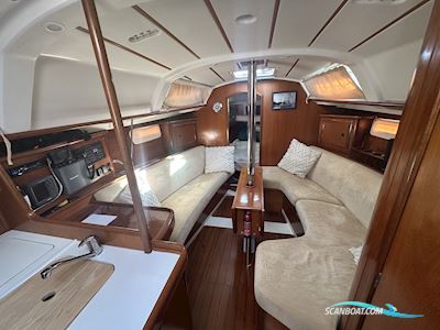 Beneteau Oceanis 331 Clipper Sailingboat 2000, with Volvo engine, United Kingdom