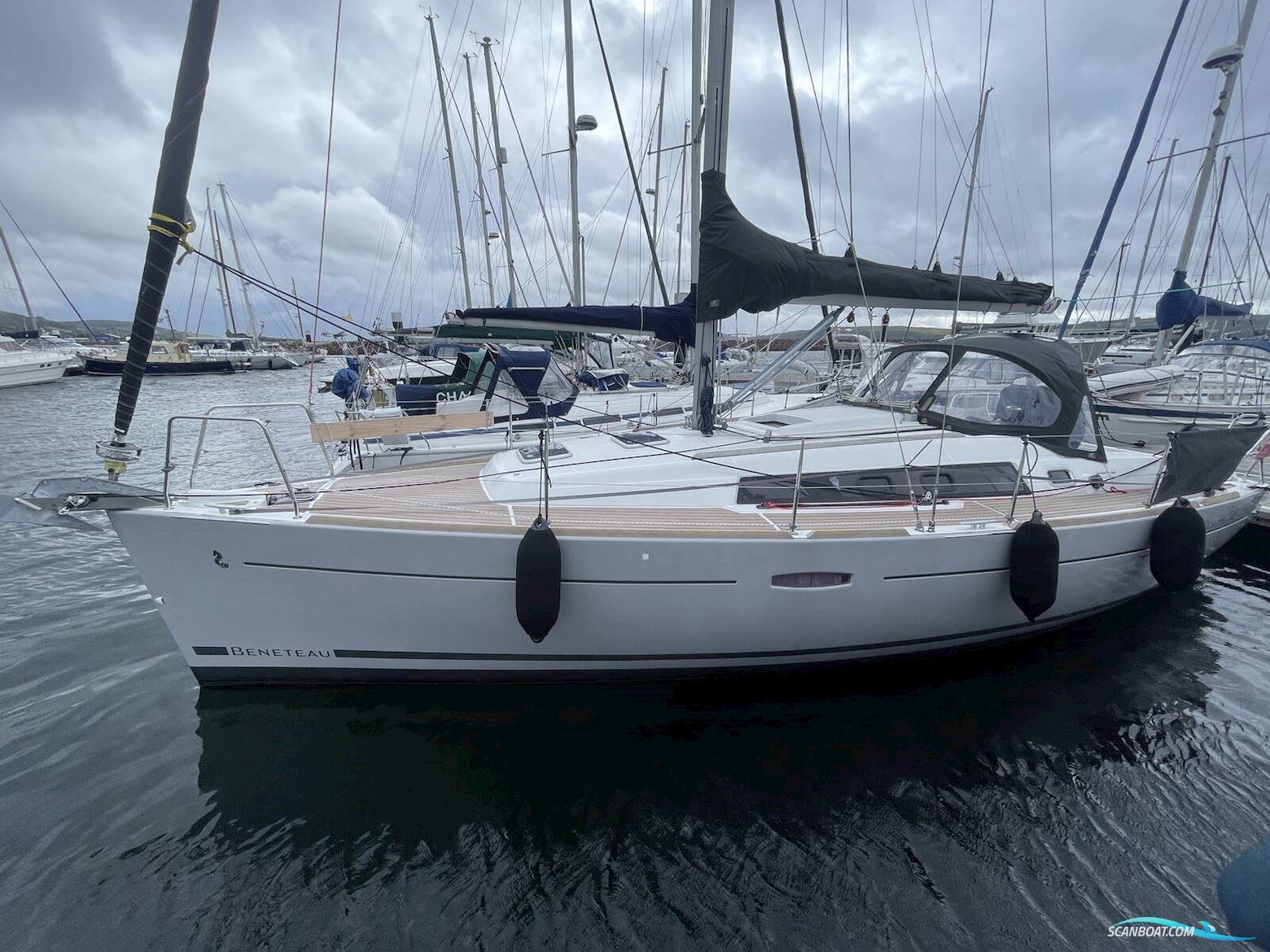 Beneteau Oceanis 34 Sailingboat 2015, with Yanmar 3YM30 engine, United Kingdom