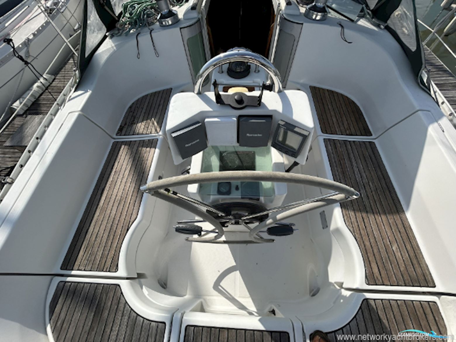Beneteau Oceanis 351