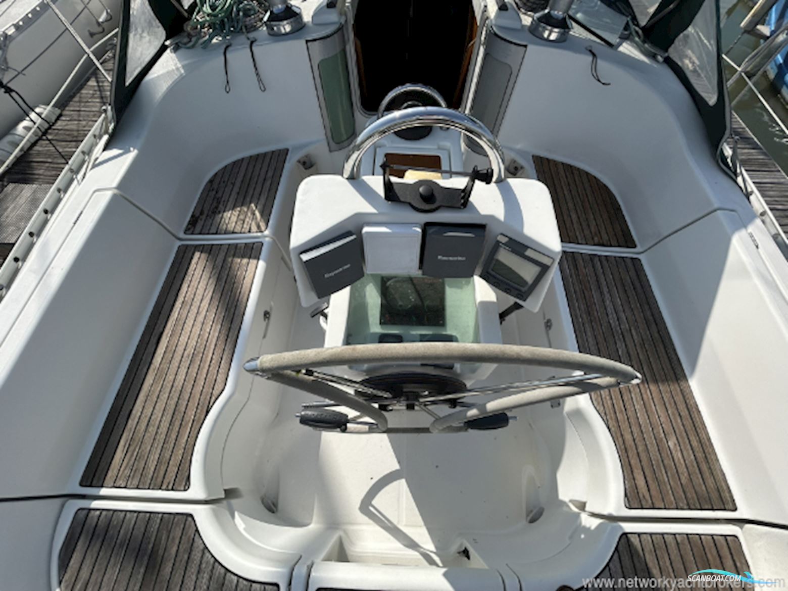 Beneteau Oceanis 351