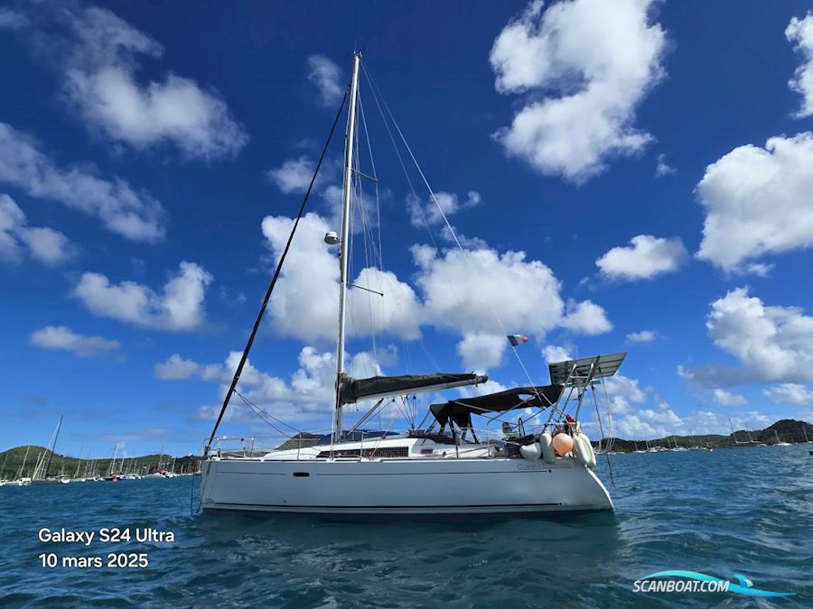 Beneteau Oceanis 37 Limited Edition Sailingboat 2011, with Yanmar engine, Martinique