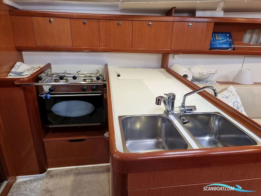 Beneteau Oceanis 37