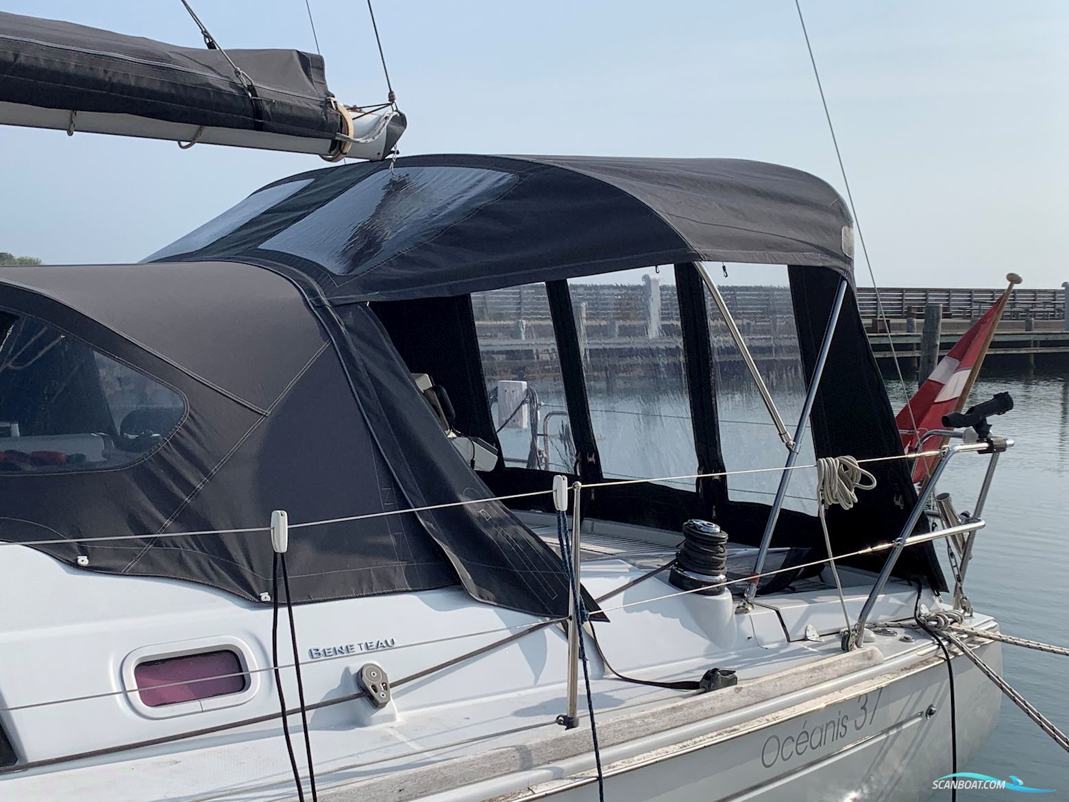 Beneteau Oceanis 37