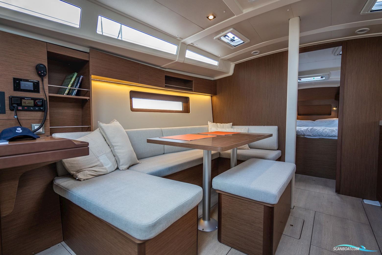 Beneteau Oceanis 37.1