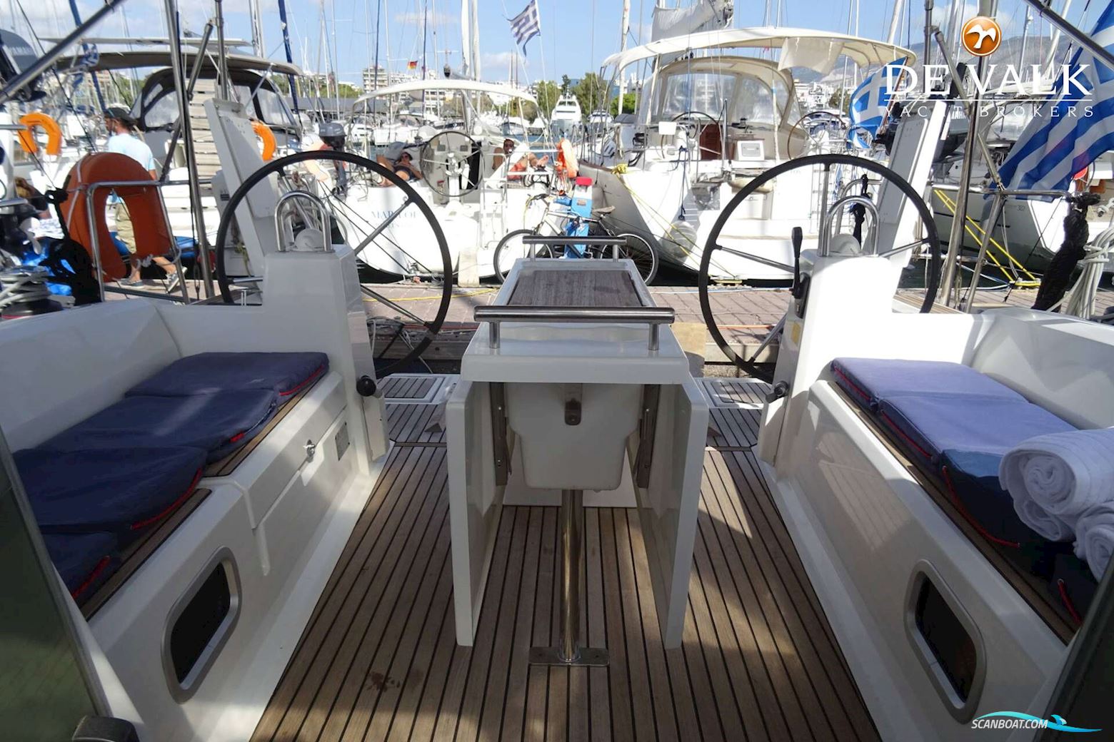 Beneteau Oceanis 38