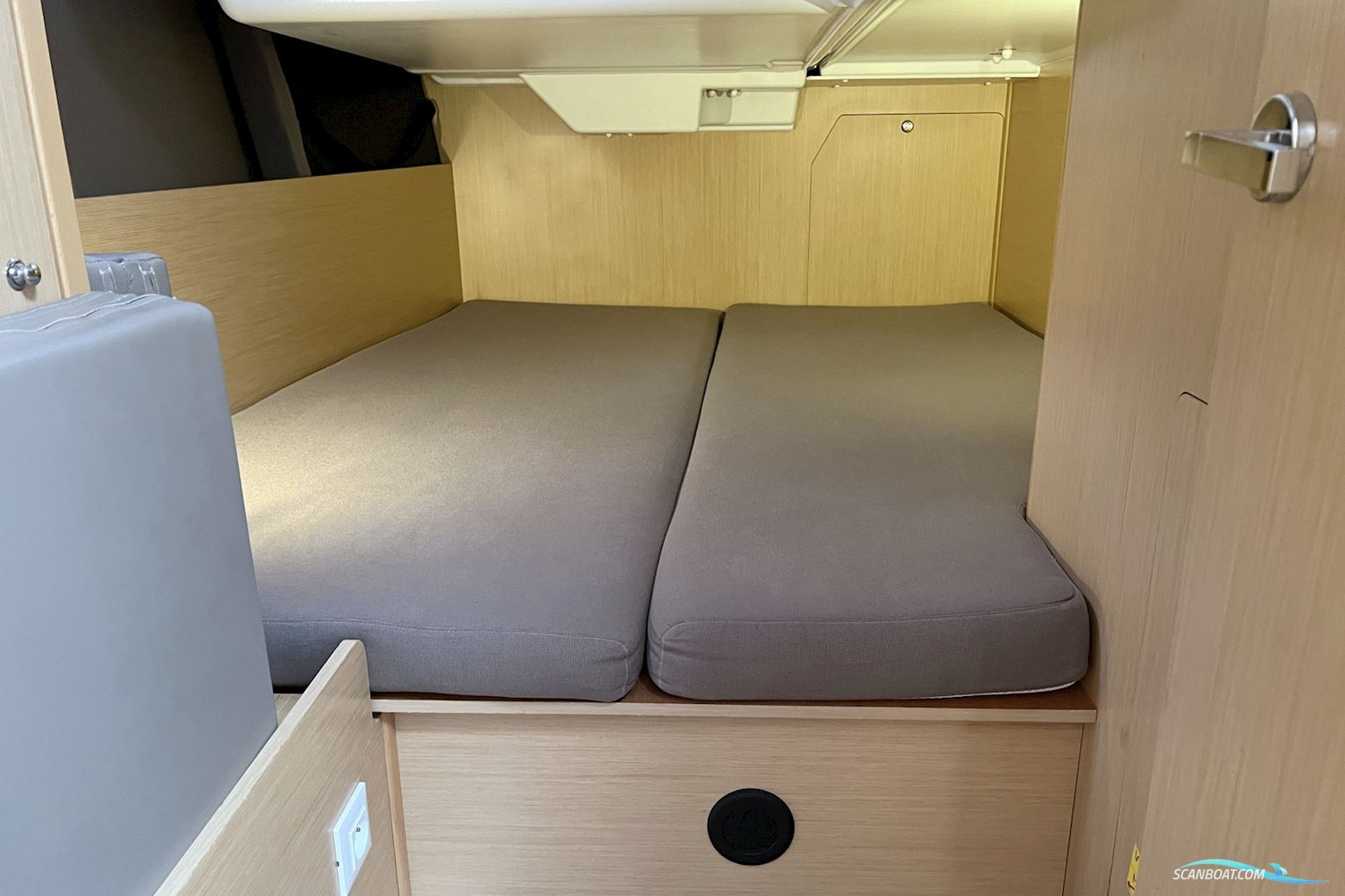 Beneteau Oceanis 38